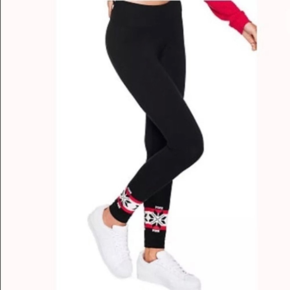 PINK Victoria’s Secret Black and Red Fair Isle Snowflake Yoga Leggings